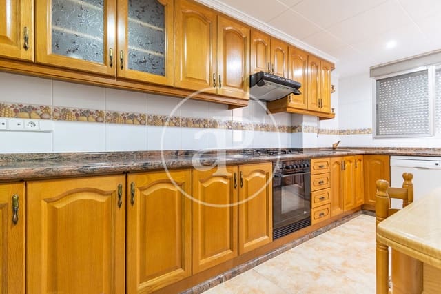 4 sovrum Lägenhet att hyra i Patraix, Valencia stad - 1 700 € (Ref: 10041238)