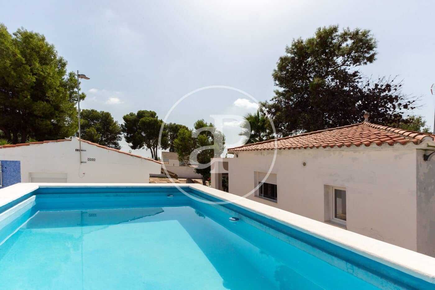 3 sovrum Villa till salu i La Pobla de Vallbona med pool - 350 000 € (Ref: 10043124)