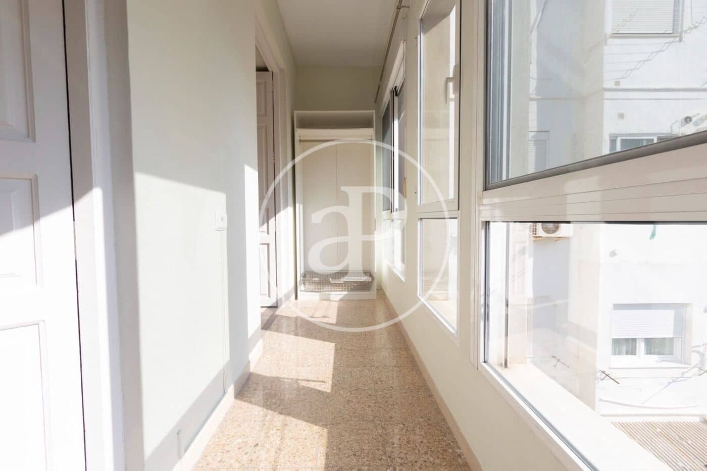 Apartamento de 4 habitaciones en València ciudad en alquiler - 2.300 € (Ref: 10044909)