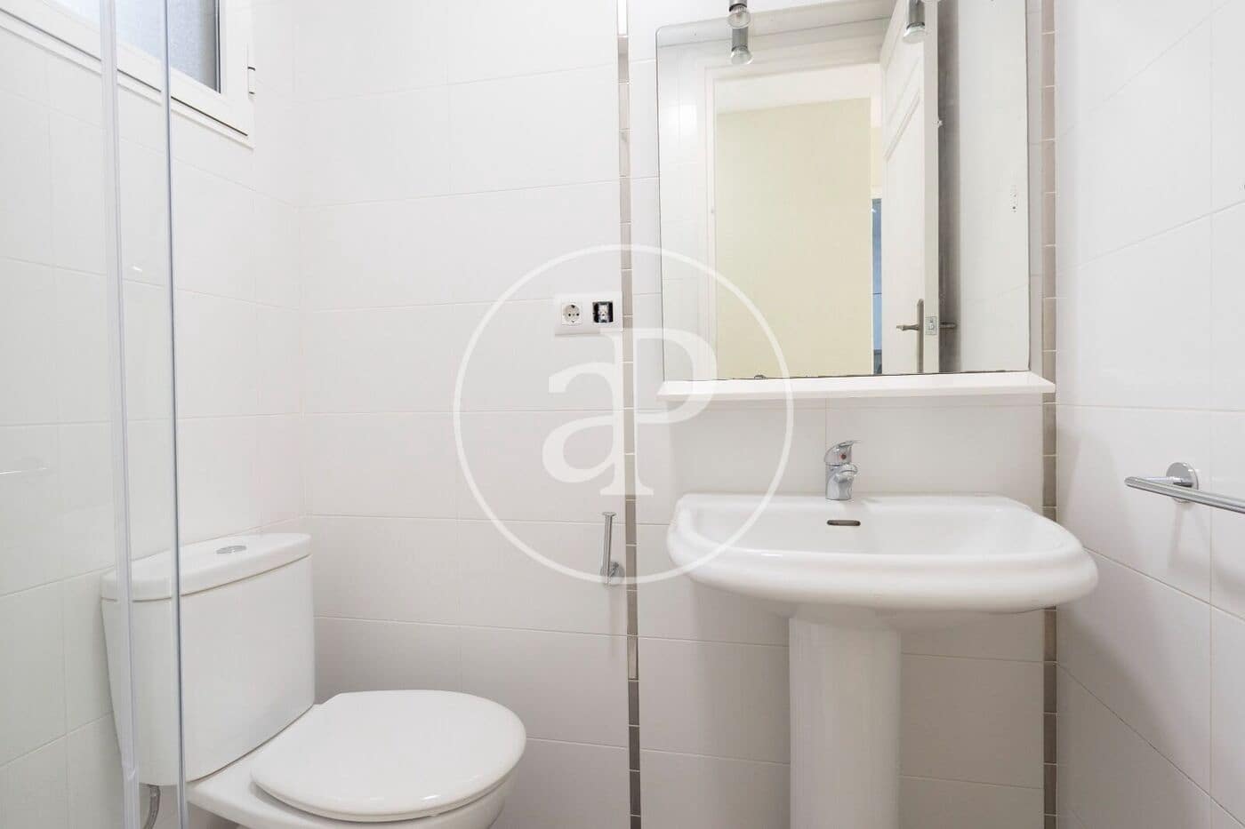 Apartamento de 4 habitaciones en València ciudad en alquiler - 2.300 € (Ref: 10044909)