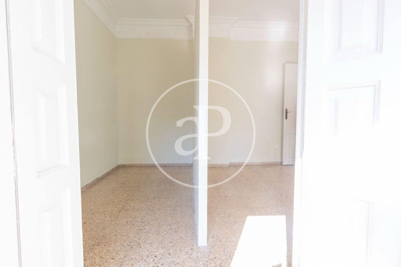 Apartamento de 4 habitaciones en València ciudad en alquiler - 2.300 € (Ref: 10044909)