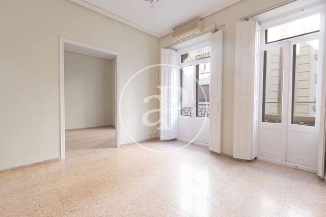 Apartamento de 4 habitaciones en La Gran Via, València ciudad en alquiler - 2.300 € (Ref: 10044909)