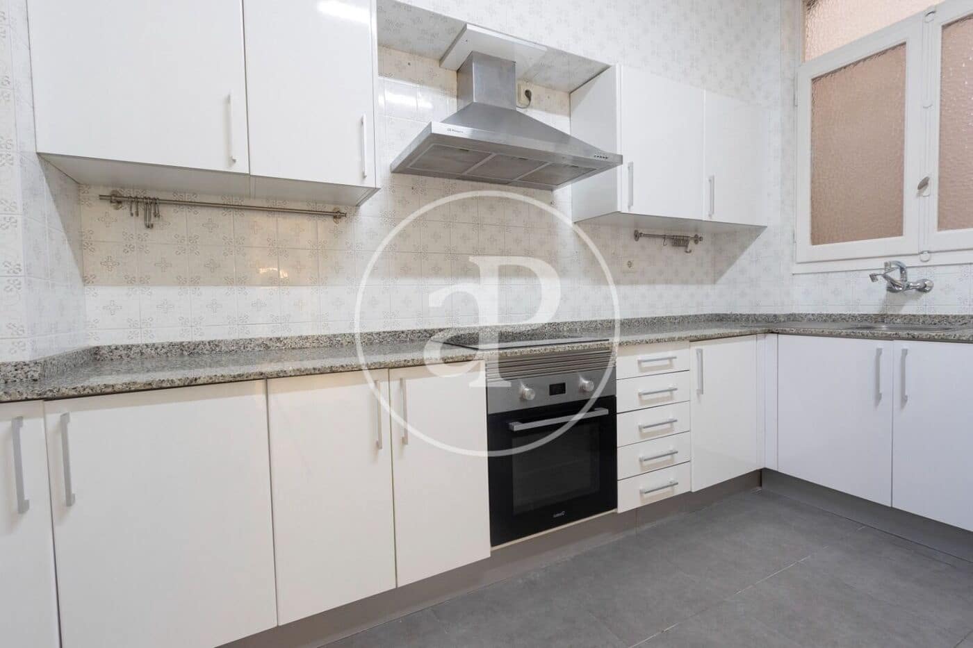 Apartamento de 4 habitaciones en València ciudad en alquiler - 2.300 € (Ref: 10044909)