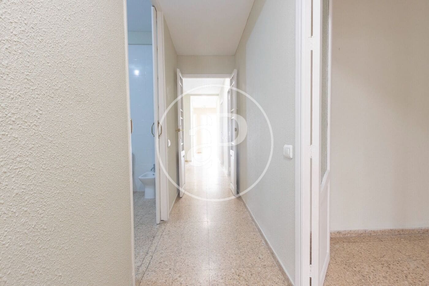 Apartamento de 4 habitaciones en València ciudad en alquiler - 2.300 € (Ref: 10044909)