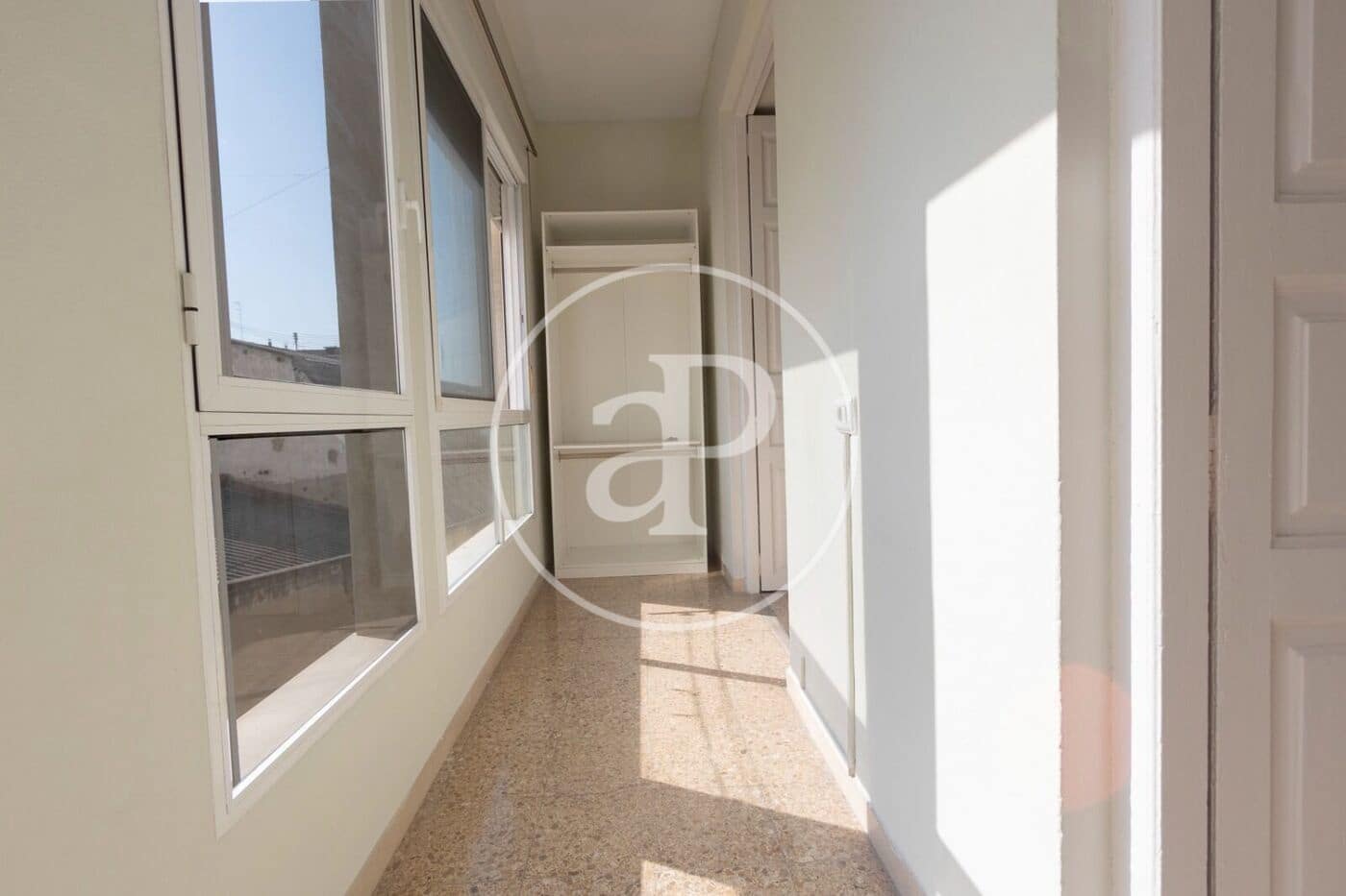 Apartamento de 4 habitaciones en València ciudad en alquiler - 2.300 € (Ref: 10044909)