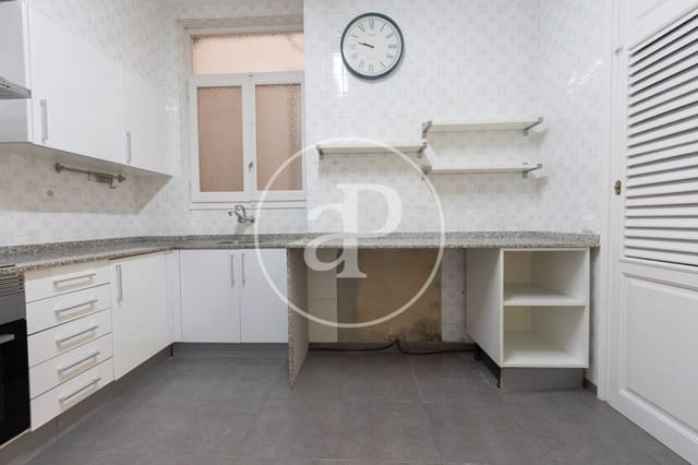Apartamento de 4 habitaciones en La Gran Via, València ciudad en alquiler - 2.300 € (Ref: 10044909)