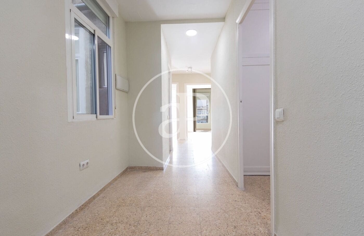 Apartamento de 4 habitaciones en València ciudad en alquiler - 2.300 € (Ref: 10044909)
