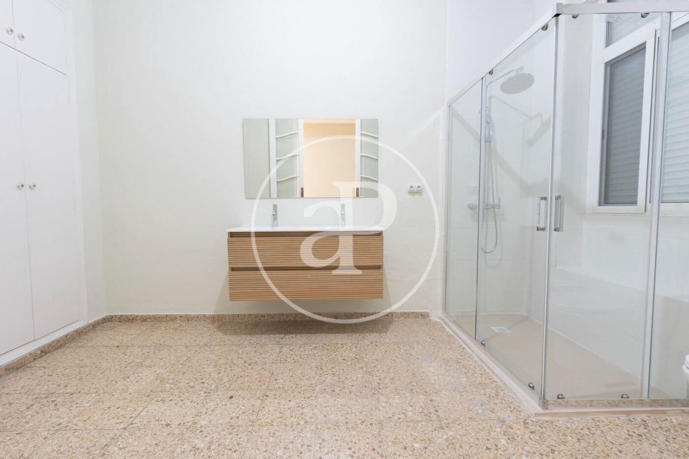 Apartamento de 4 habitaciones en València ciudad en alquiler - 2.300 € (Ref: 10044909)