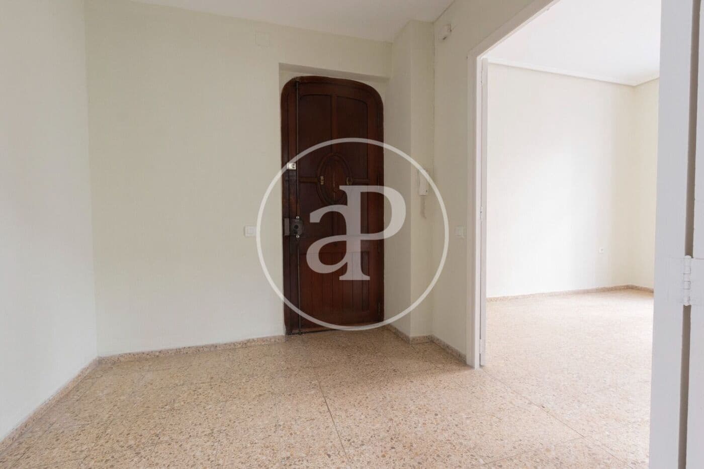 Apartamento de 4 habitaciones en València ciudad en alquiler - 2.300 € (Ref: 10044909)