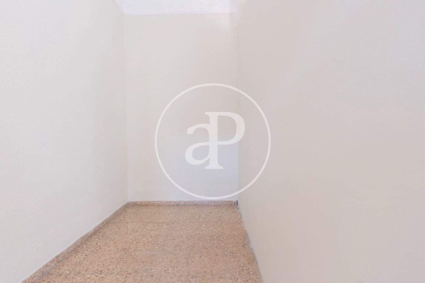 Apartamento de 4 habitaciones en València ciudad en alquiler - 2.300 € (Ref: 10044909)