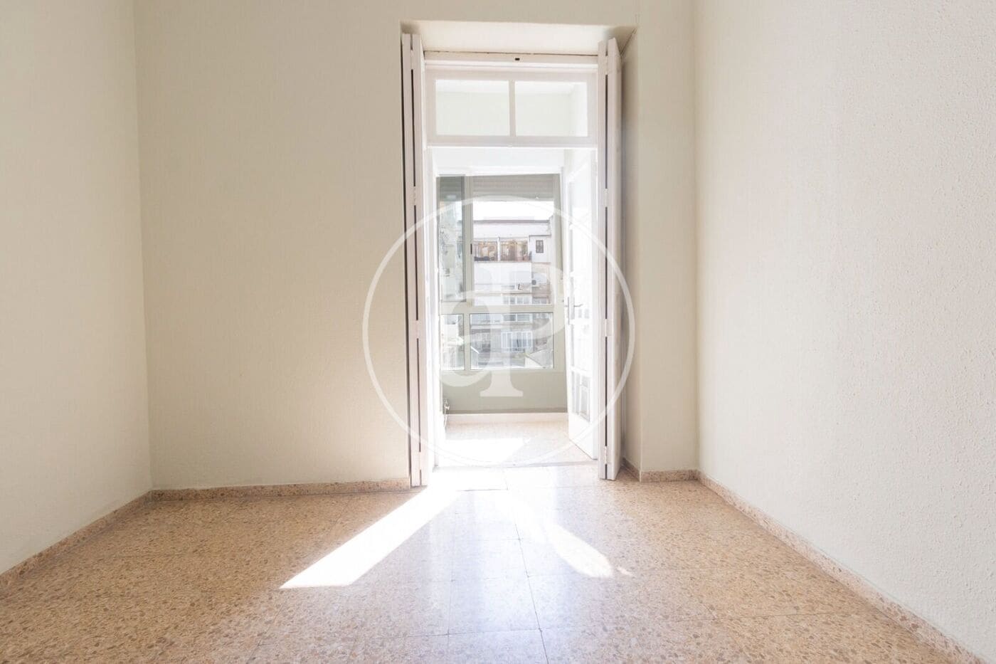 Apartamento de 4 habitaciones en València ciudad en alquiler - 2.300 € (Ref: 10044909)