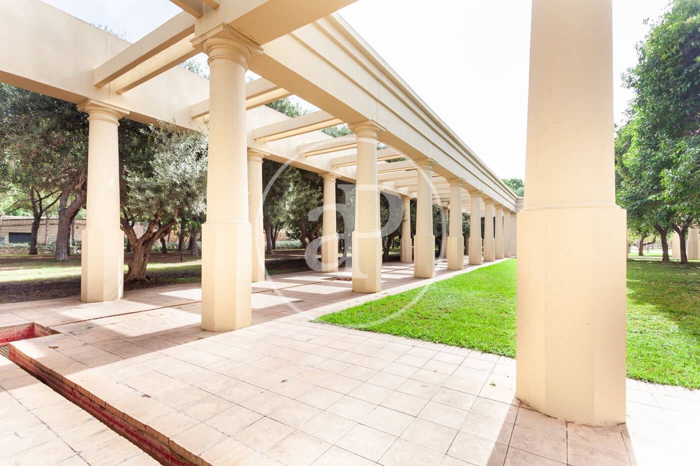 Apartamento de 4 habitaciones en València ciudad en alquiler - 2.300 € (Ref: 10044909)