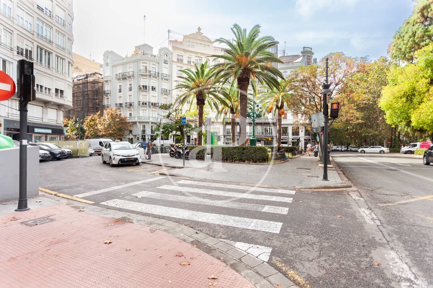 Apartamento de 4 habitaciones en València ciudad en alquiler - 2.300 € (Ref: 10044909)