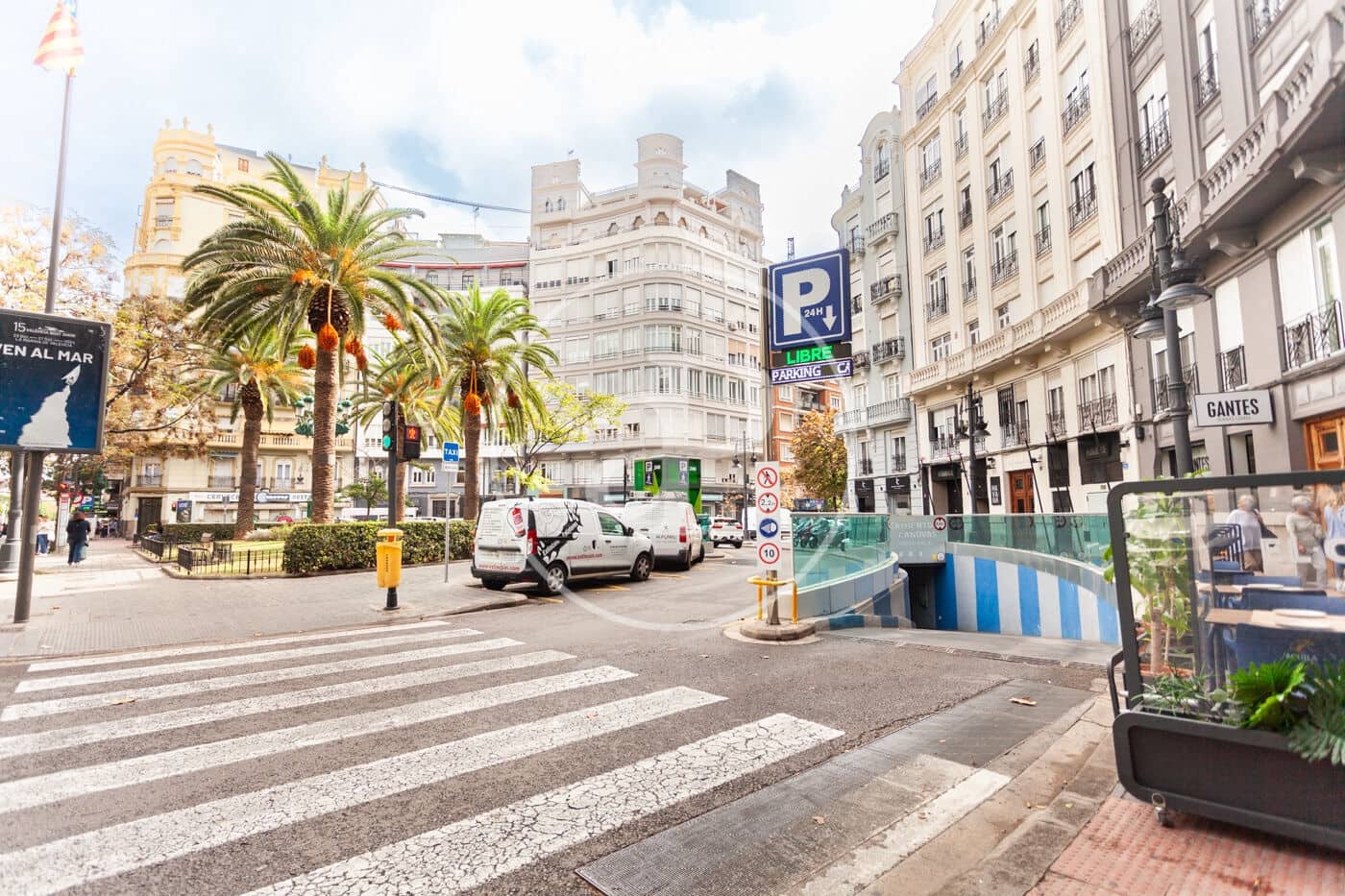Apartamento de 4 habitaciones en València ciudad en alquiler - 2.300 € (Ref: 10044909)