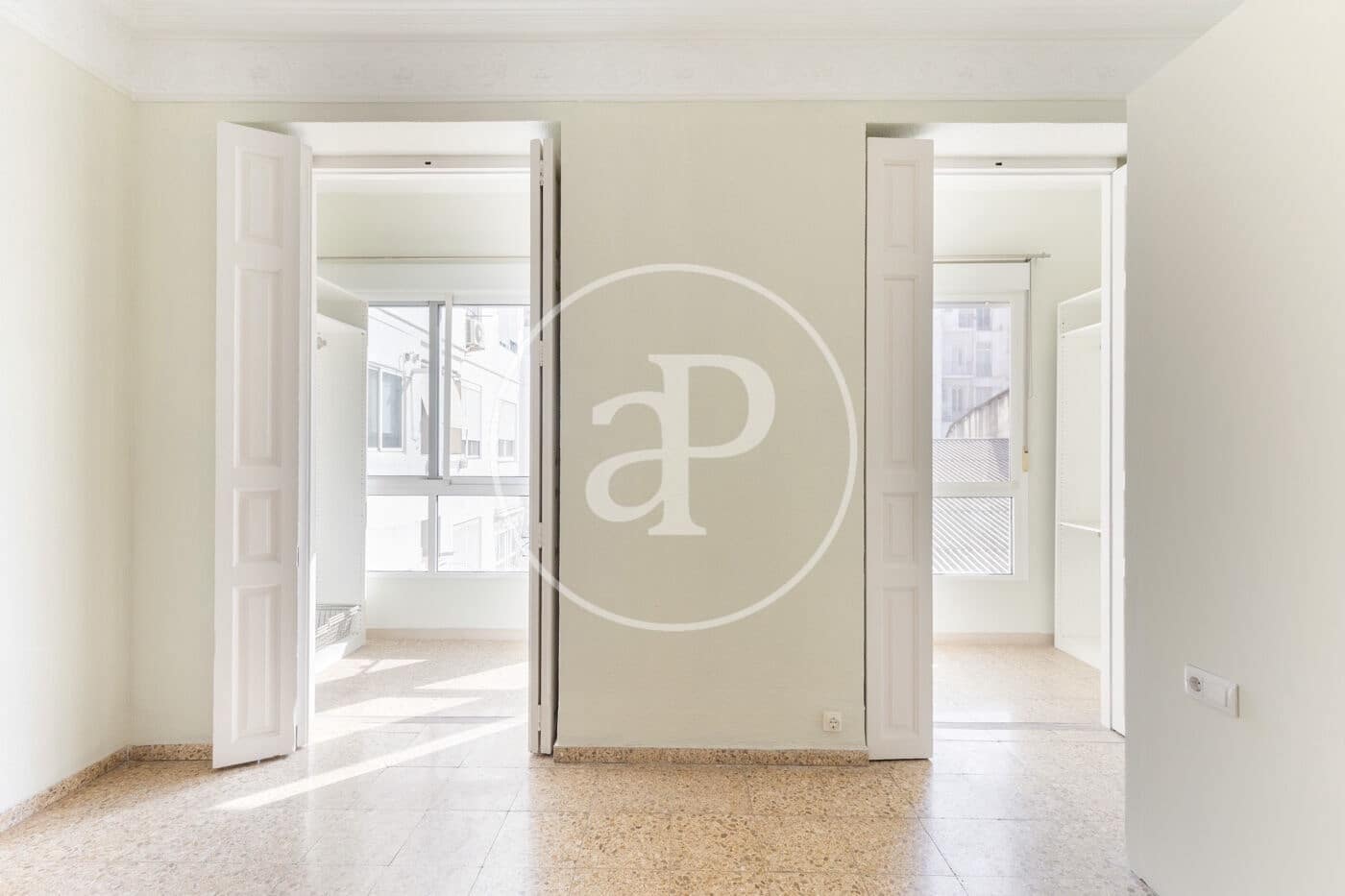 4 bedroom Apartment for rent in Valencia city - € 2,300 (Ref: 10044909)