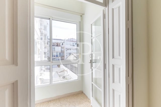 4 slaapkamer Appartement te huur in La Gran Via, Valencia stad - € 2.300 (Ref: 10044909)