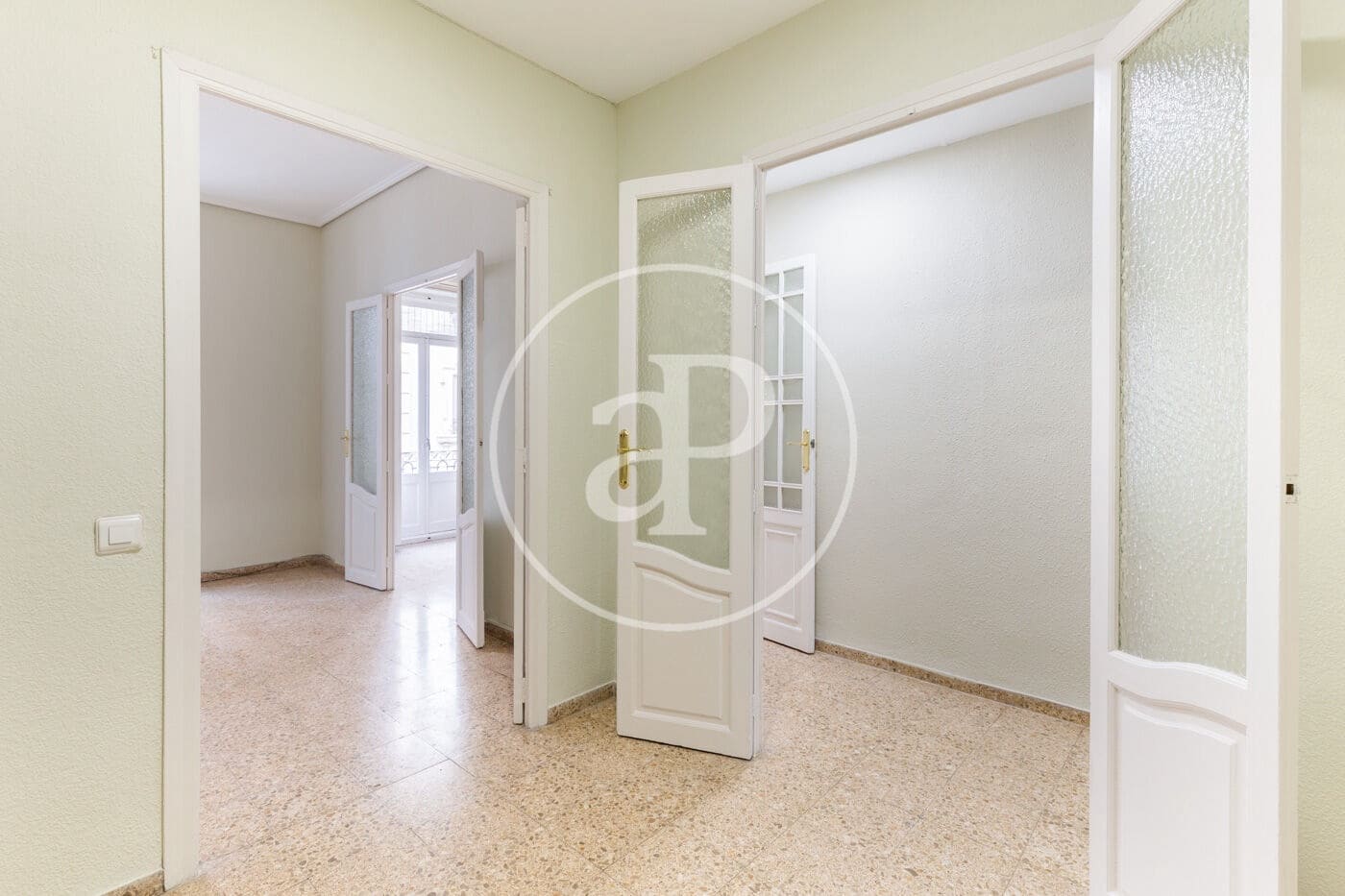 4 bedroom Apartment for rent in Valencia city - € 2,300 (Ref: 10044909)