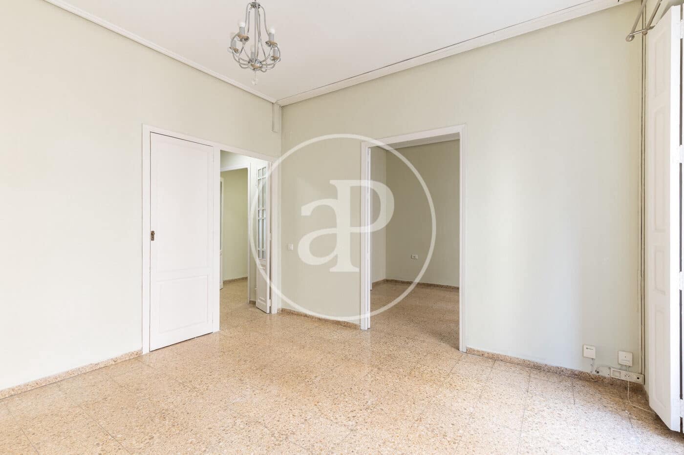 4 bedroom Apartment for rent in Valencia city - € 2,300 (Ref: 10044909)