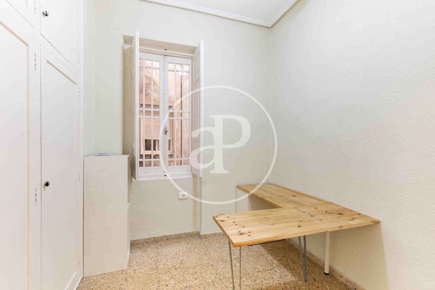 4 bedroom Apartment for rent in Valencia city - € 2,300 (Ref: 10044909)