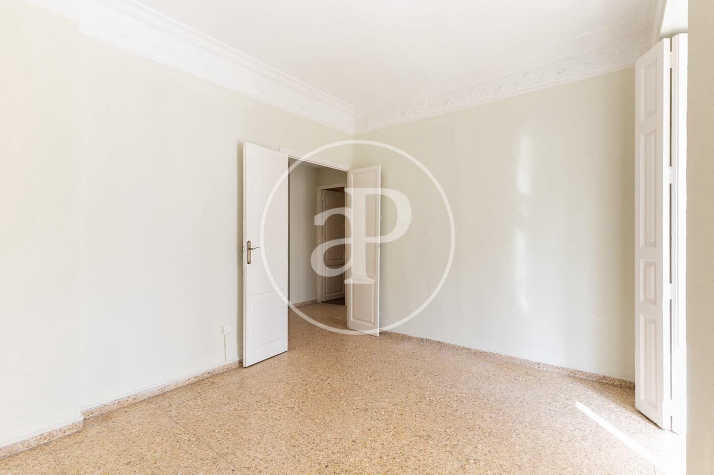 4 bedroom Apartment for rent in Valencia city - € 2,300 (Ref: 10044909)