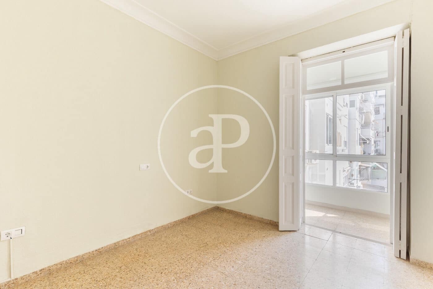 4 bedroom Apartment for rent in Valencia city - € 2,300 (Ref: 10044909)