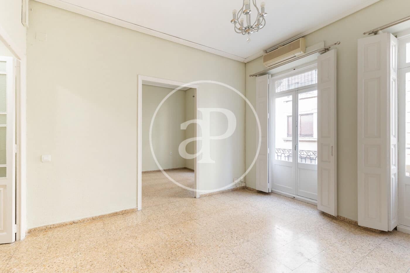 4 bedroom Apartment for rent in Valencia city - € 2,300 (Ref: 10044909)