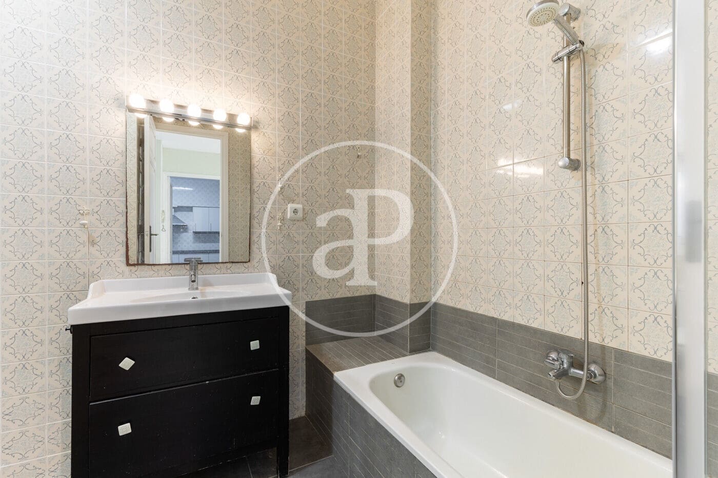 4 bedroom Apartment for rent in Valencia city - € 2,300 (Ref: 10044909)