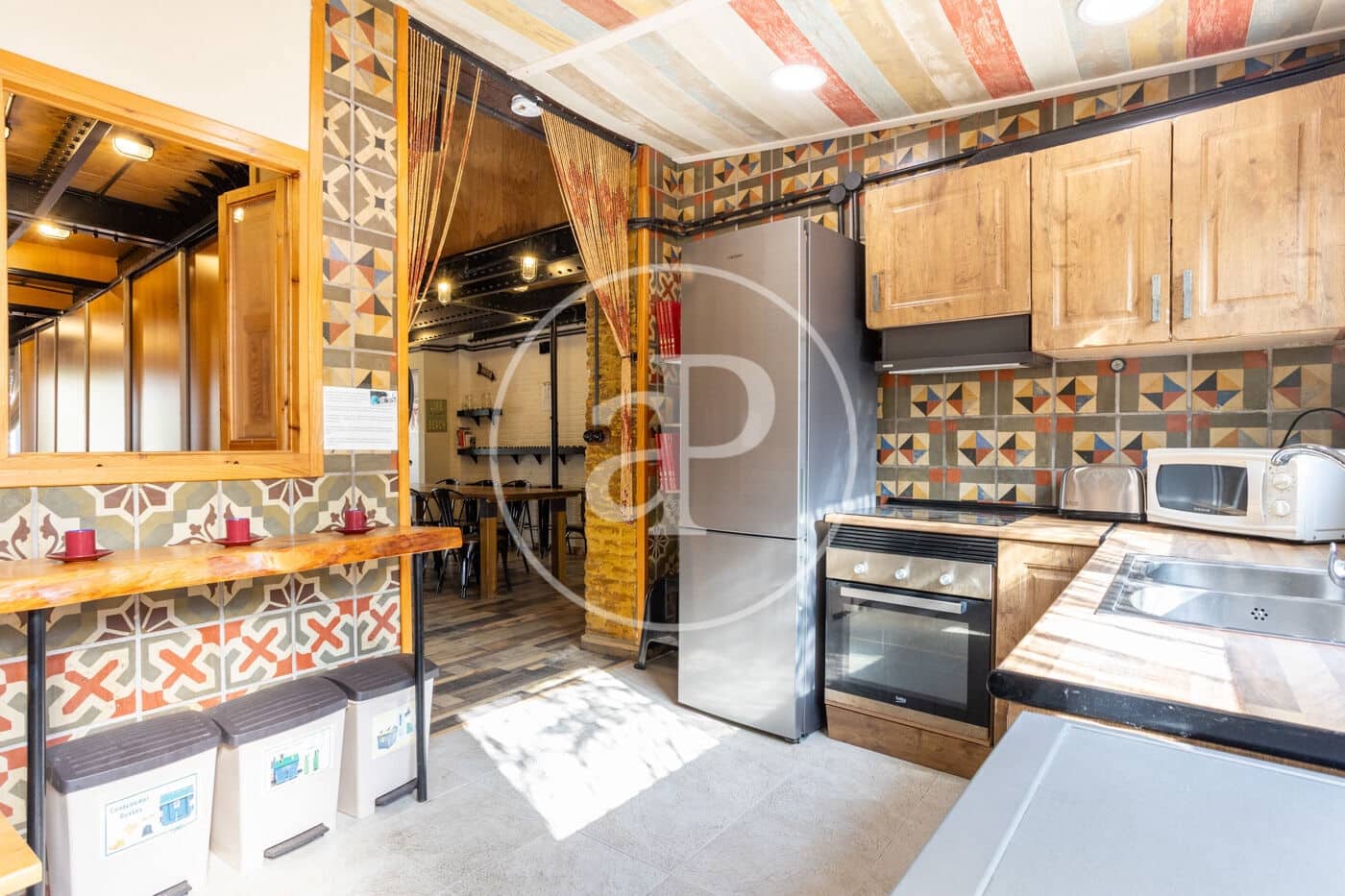 Chalet de 8 habitaciones en València ciudad en venta - 879.000 € (Ref: 10049408)