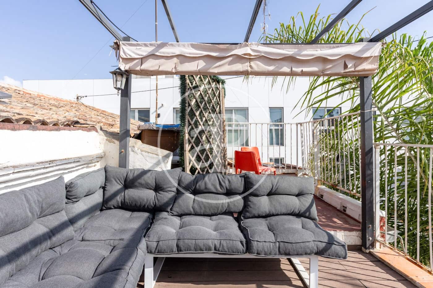 Chalet de 8 habitaciones en València ciudad en venta - 879.000 € (Ref: 10049408)