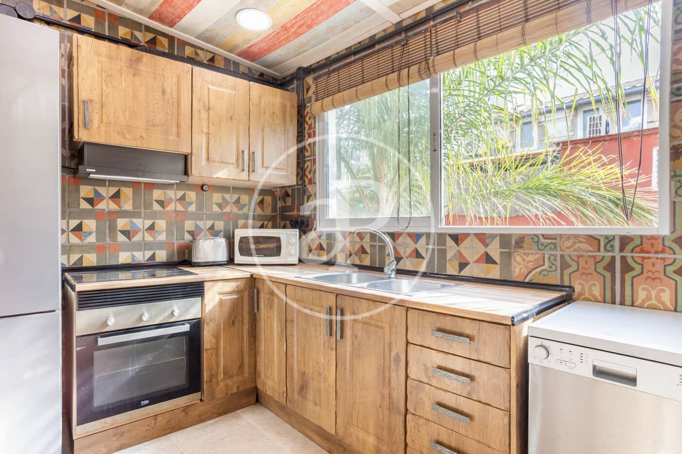 Chalet de 8 habitaciones en València ciudad en venta - 879.000 € (Ref: 10049408)