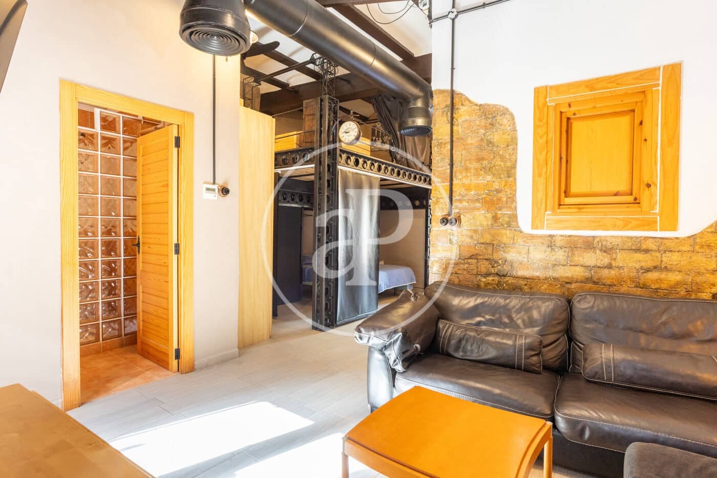 Chalet de 8 habitaciones en València ciudad en venta - 879.000 € (Ref: 10049408)