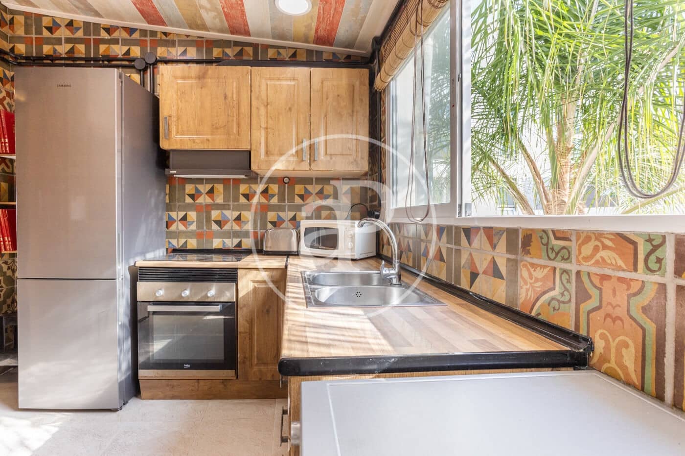 Chalet de 8 habitaciones en València ciudad en venta - 879.000 € (Ref: 10049408)