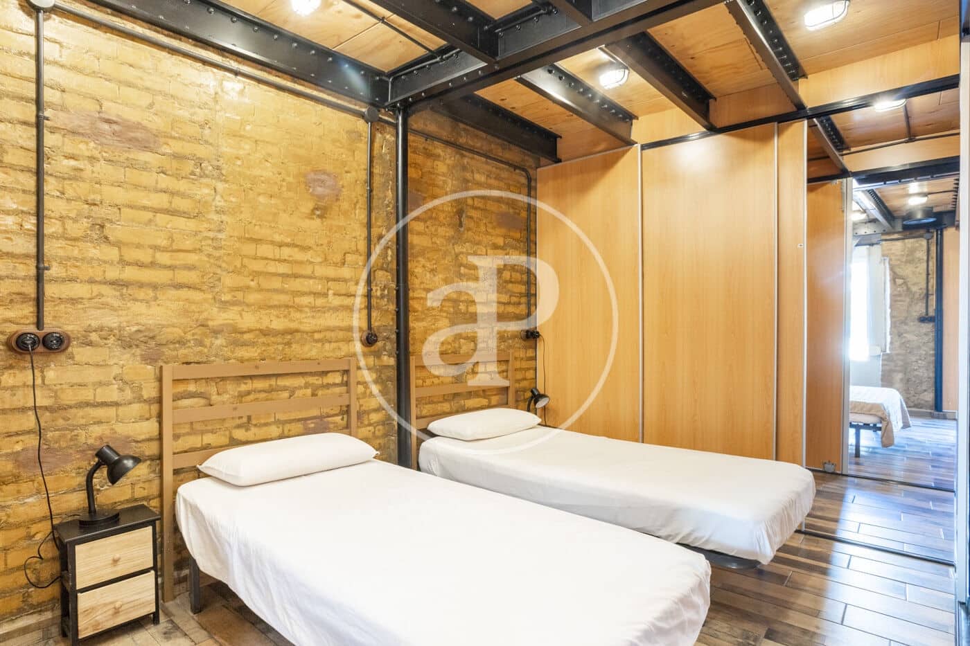 Chalet de 8 habitaciones en València ciudad en venta - 879.000 € (Ref: 10049408)