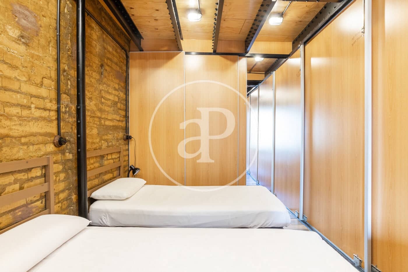 Chalet de 8 habitaciones en València ciudad en venta - 879.000 € (Ref: 10049408)