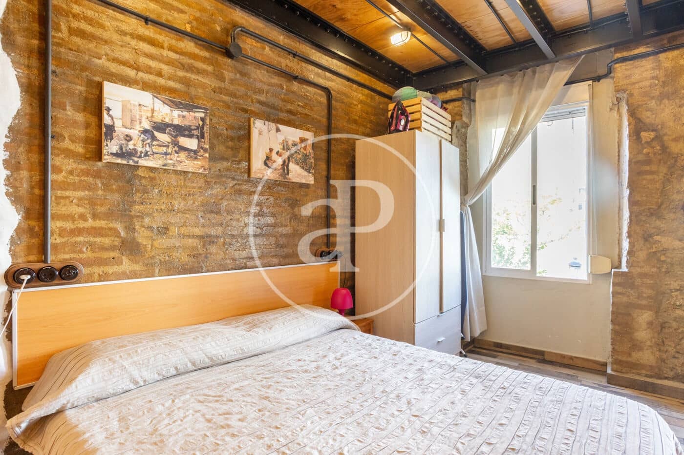 Chalet de 8 habitaciones en València ciudad en venta - 879.000 € (Ref: 10049408)