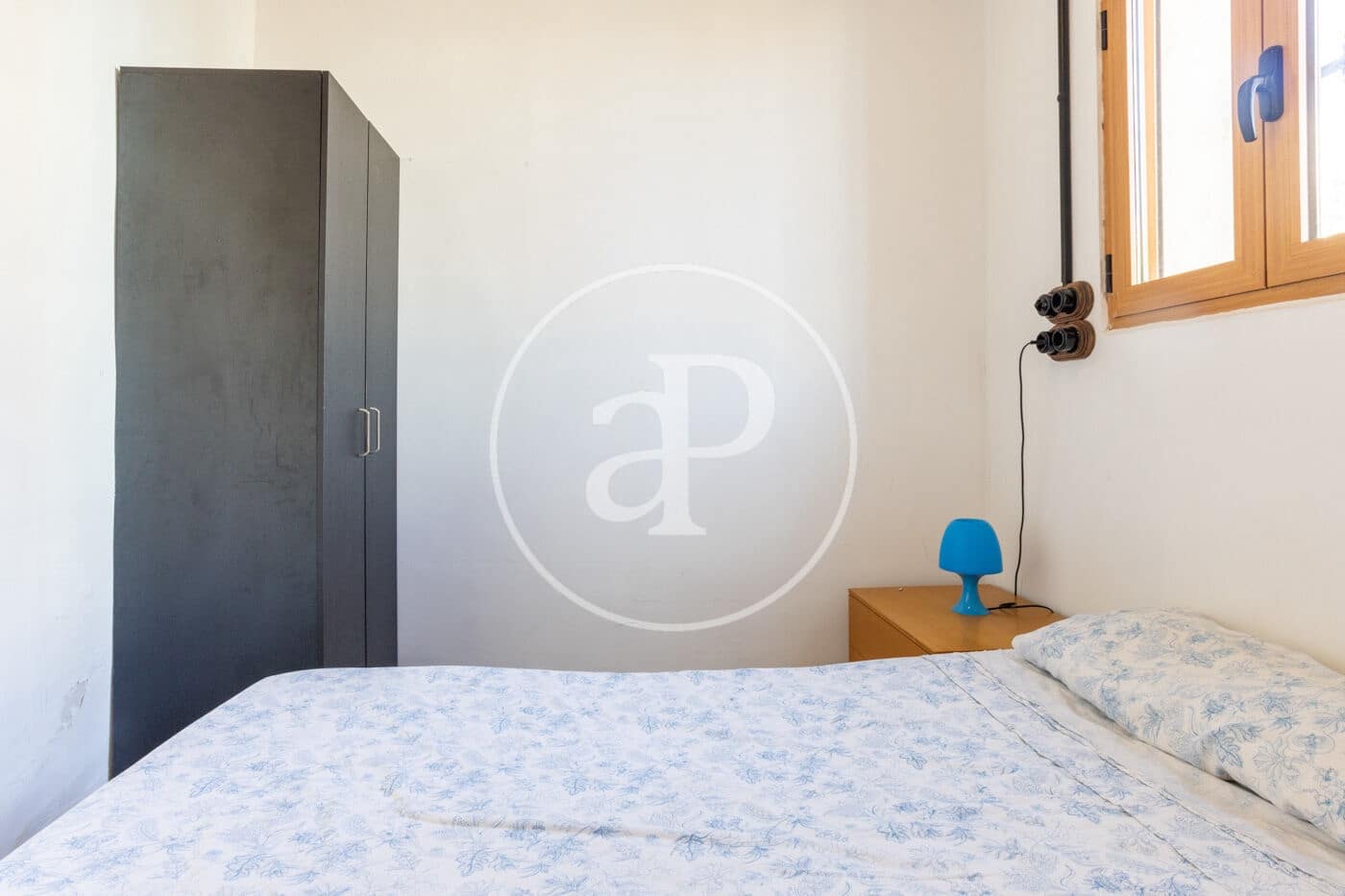 Chalet de 8 habitaciones en València ciudad en venta - 879.000 € (Ref: 10049408)