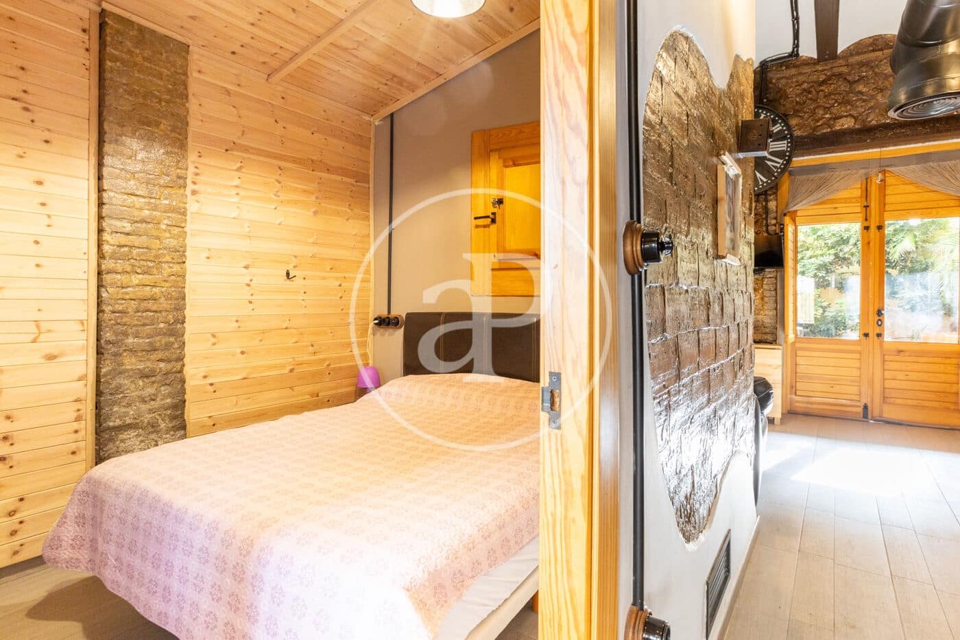 Chalet de 8 habitaciones en València ciudad en venta - 879.000 € (Ref: 10049408)