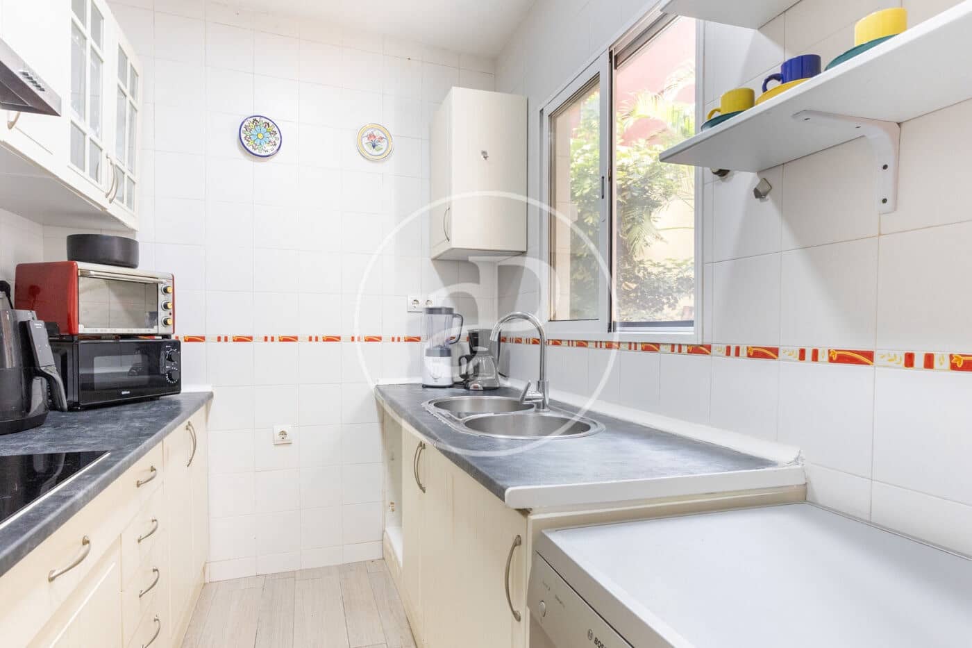 Chalet de 8 habitaciones en València ciudad en venta - 879.000 € (Ref: 10049408)