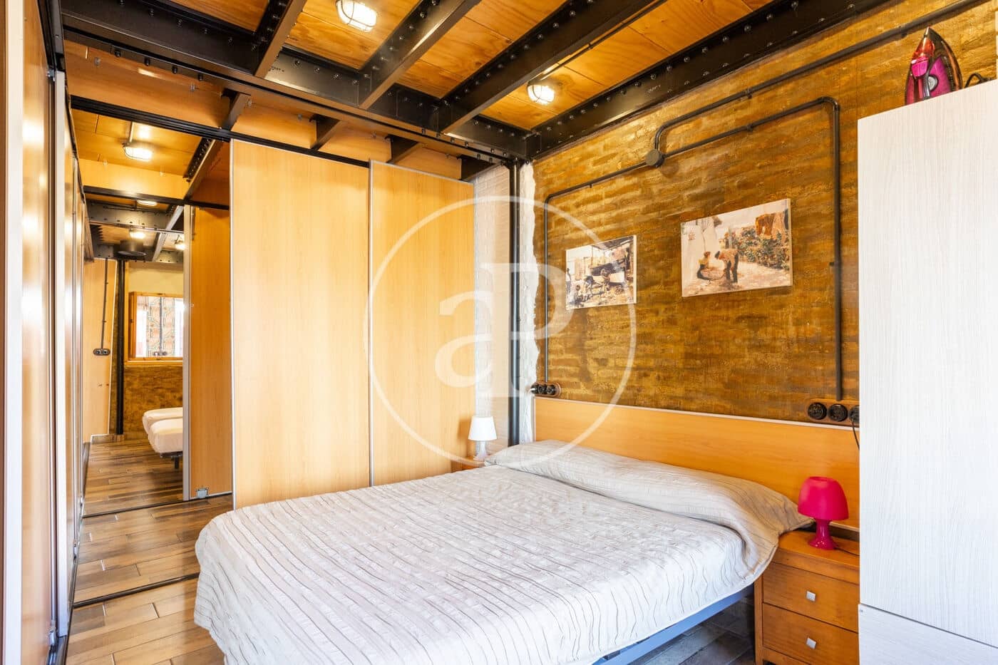 Chalet de 8 habitaciones en València ciudad en venta - 879.000 € (Ref: 10049408)