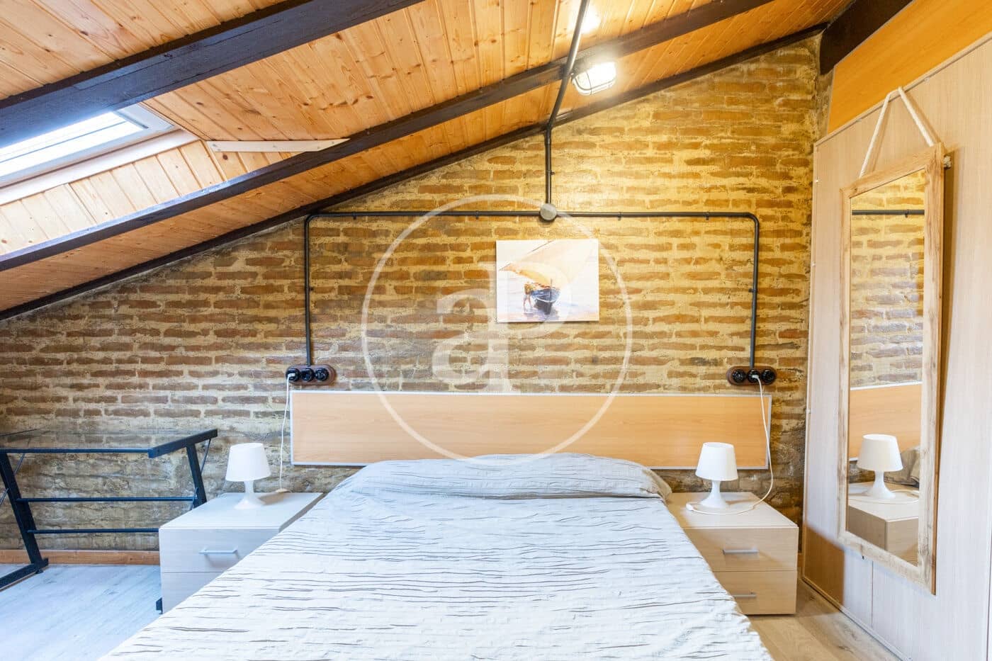 Chalet de 8 habitaciones en València ciudad en venta - 879.000 € (Ref: 10049408)