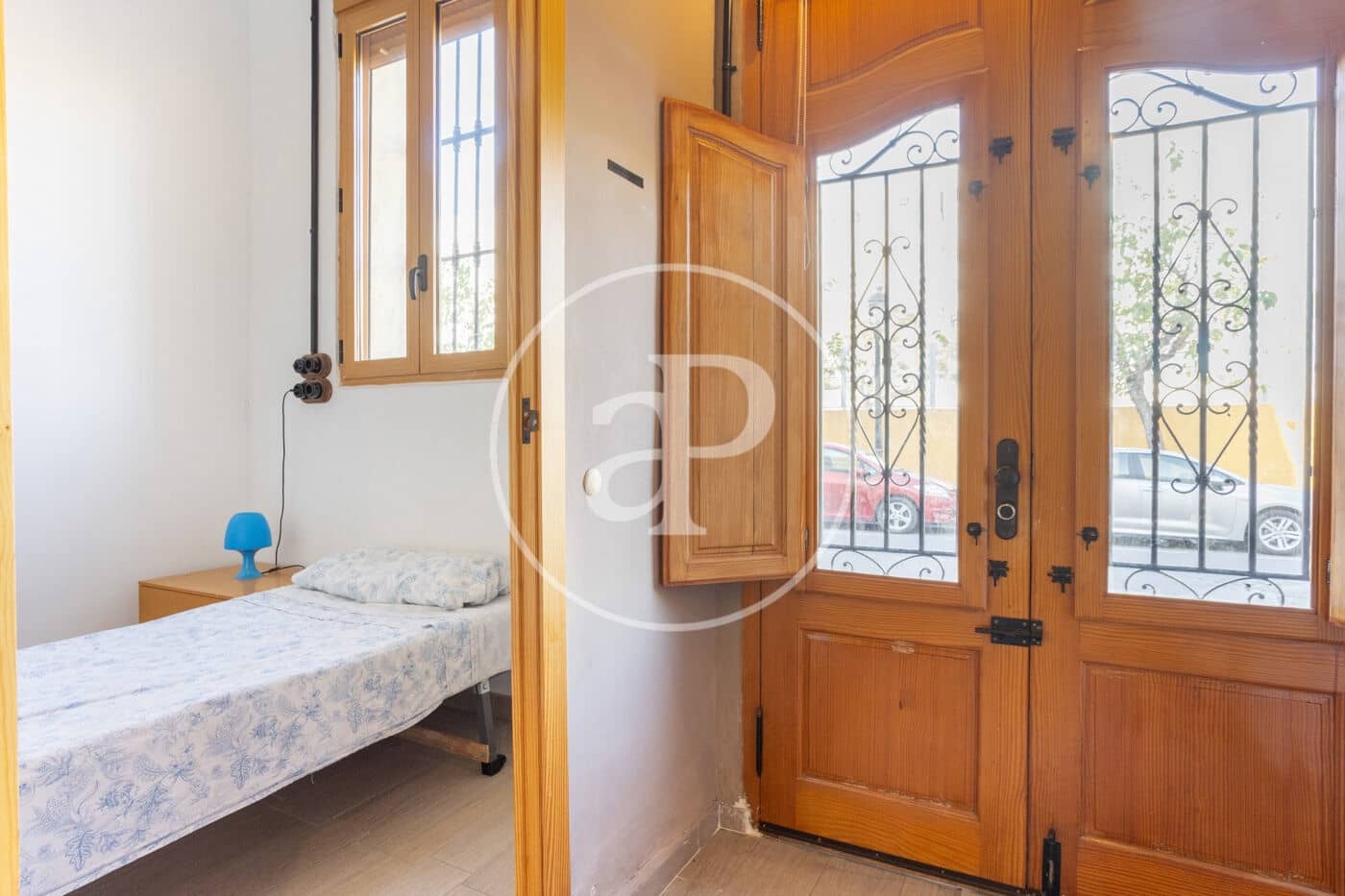 Chalet de 8 habitaciones en València ciudad en venta - 879.000 € (Ref: 10049408)