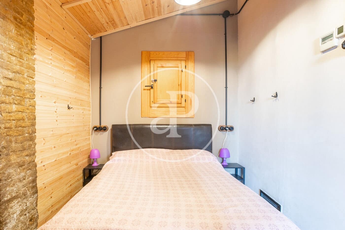Chalet de 8 habitaciones en València ciudad en venta - 879.000 € (Ref: 10049408)