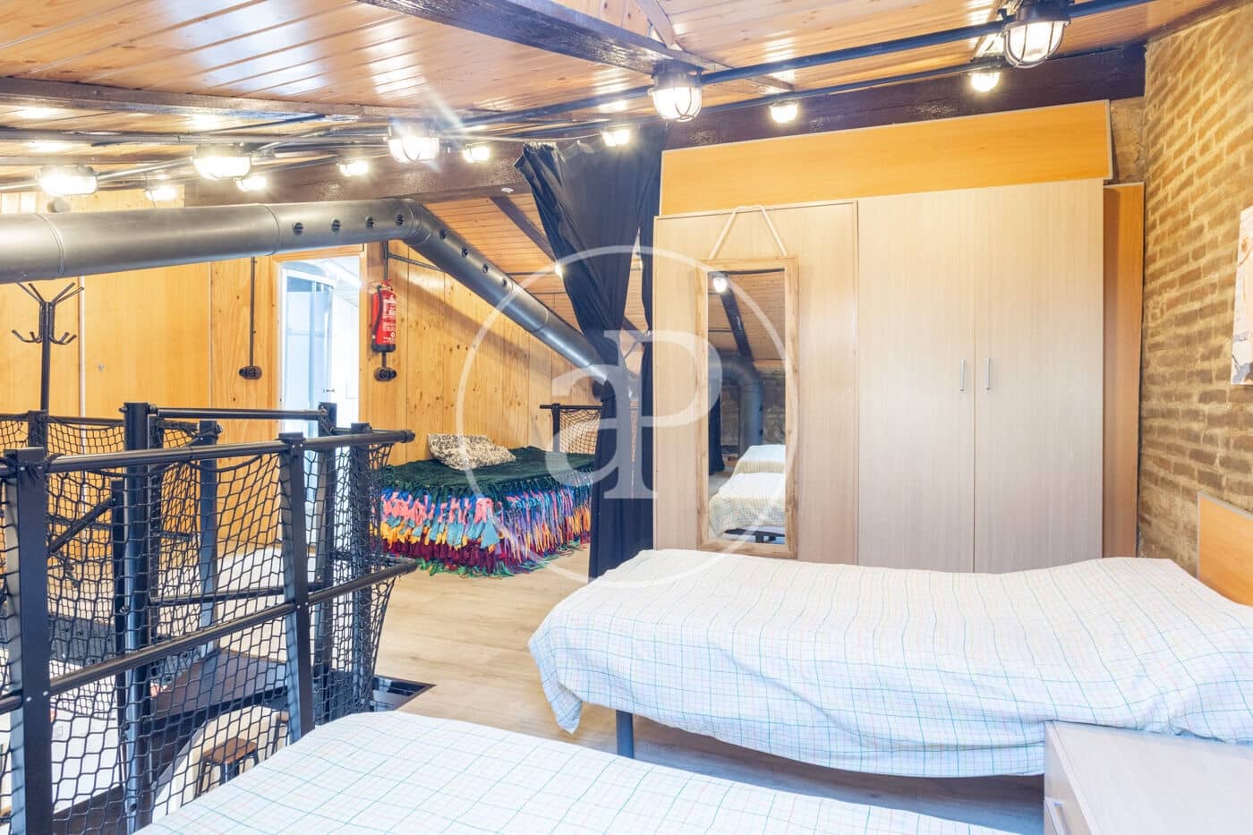 Chalet de 8 habitaciones en València ciudad en venta - 879.000 € (Ref: 10049408)