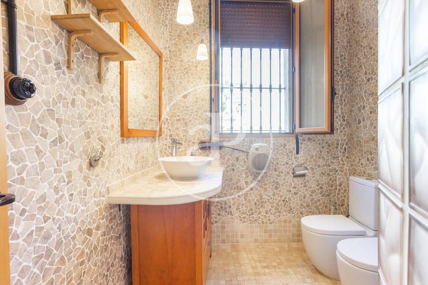 Chalet de 8 habitaciones en València ciudad en venta - 879.000 € (Ref: 10049408)