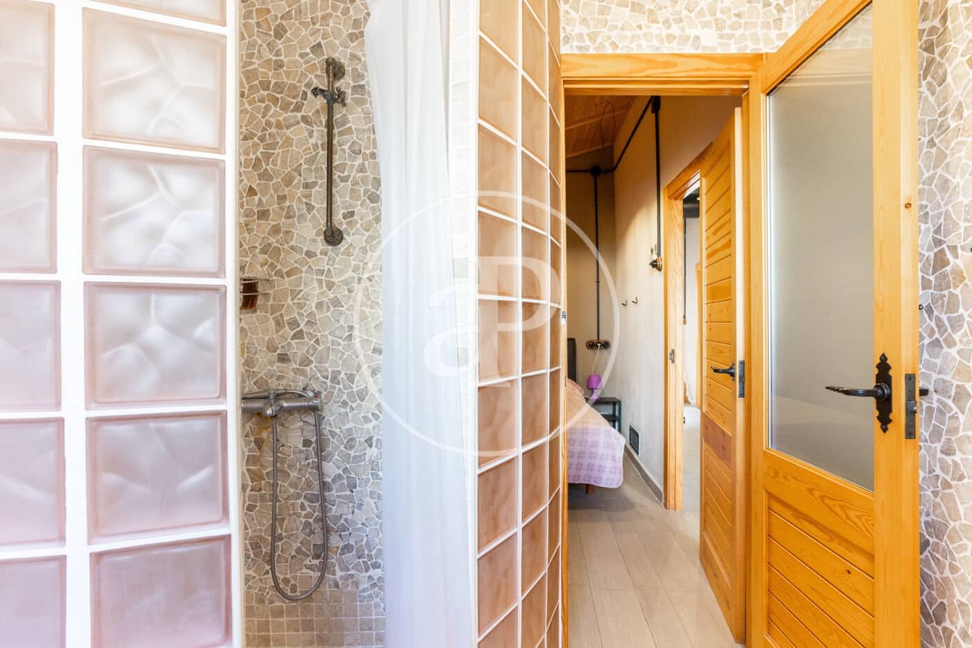 Chalet de 8 habitaciones en València ciudad en venta - 879.000 € (Ref: 10049408)