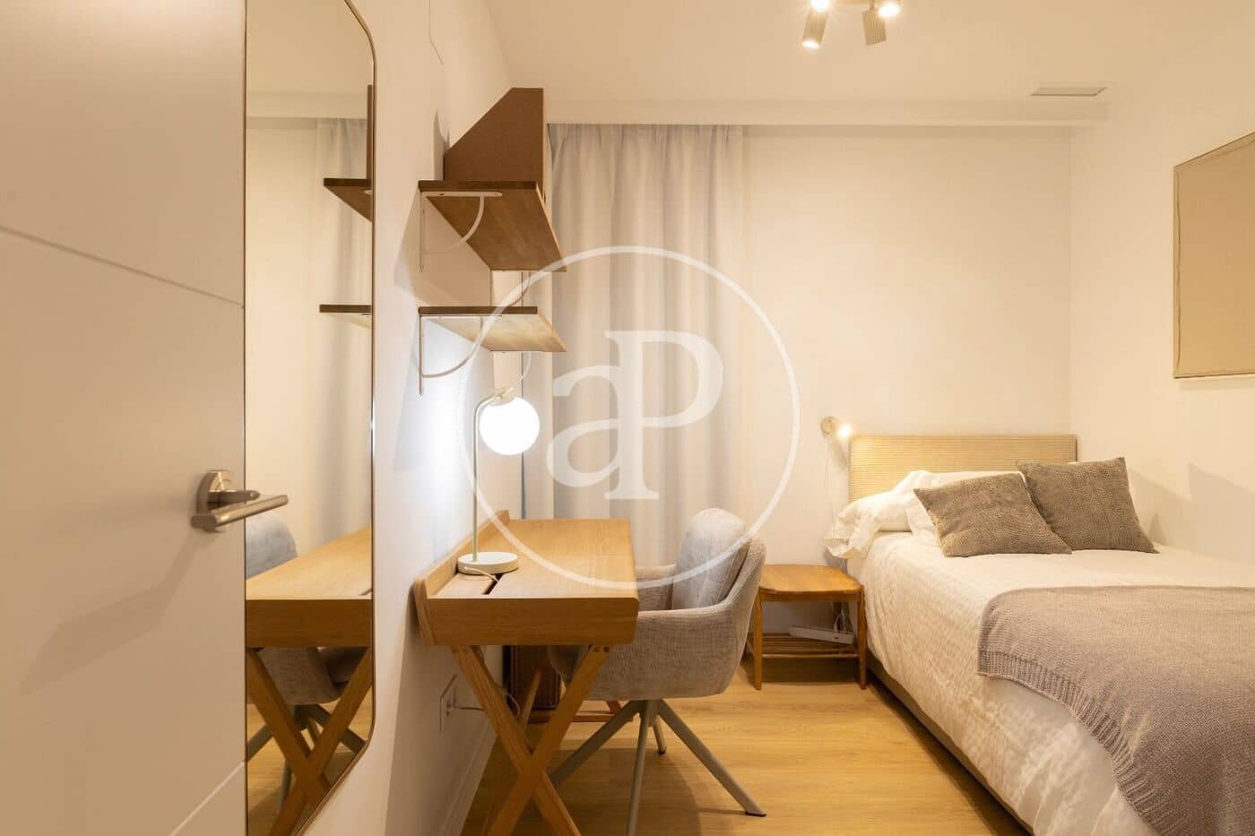 3 bedroom Apartment for rent in Valencia city - € 2,250 (Ref: 10059245)