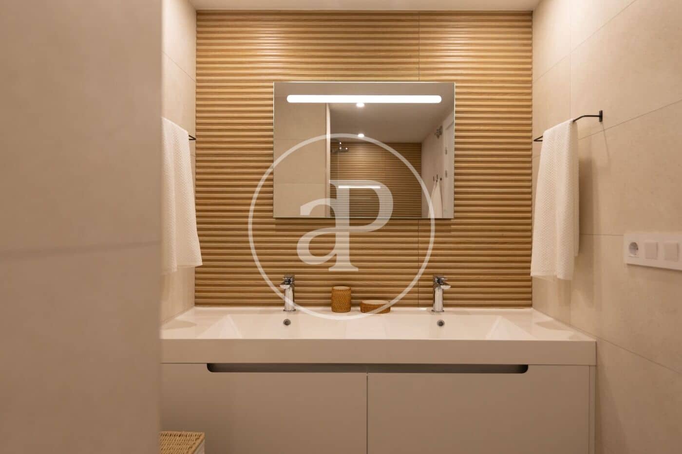 3 bedroom Apartment for rent in Valencia city - € 2,250 (Ref: 10059245)