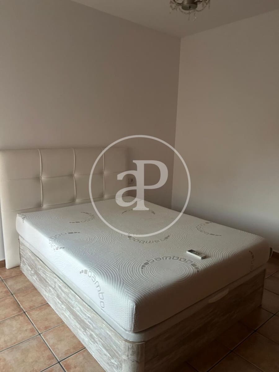 Apartamento de 4 habitaciones en Riba-roja de Túria en alquiler con piscina garaje - 2.700 € (Ref: 10062095)