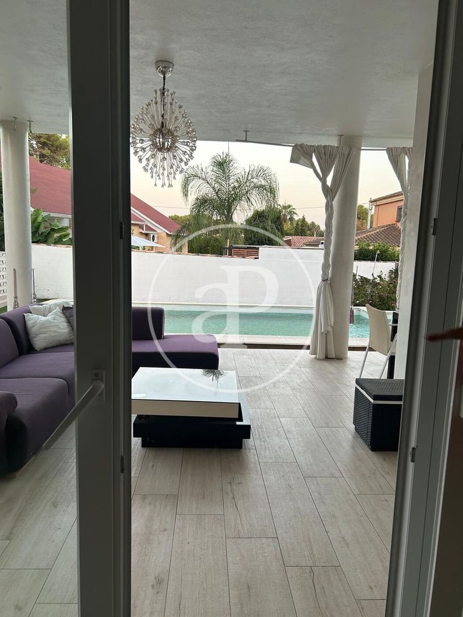 Apartamento de 4 habitaciones en Riba-roja de Túria en alquiler con piscina garaje - 2.700 € (Ref: 10062095)