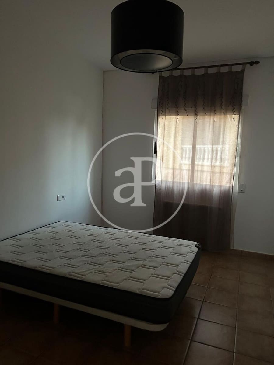 Apartamento de 4 habitaciones en Riba-roja de Túria en alquiler con piscina garaje - 2.700 € (Ref: 10062095)
